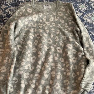 Old navy maternity sweater